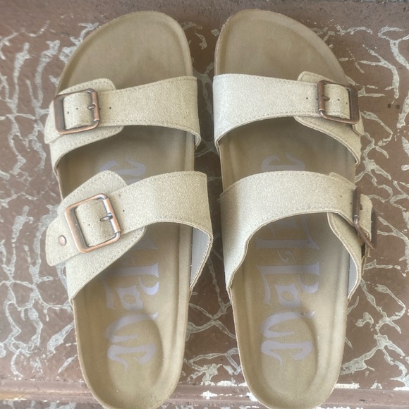 Brand new never worn tan Birkenstock like sandals - Picture 1 of 7
